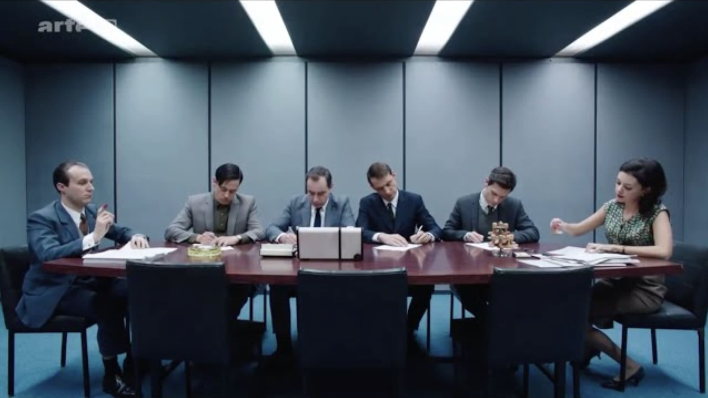 La série « Au service de la France » illustre l'éparpillement de l'Etat.