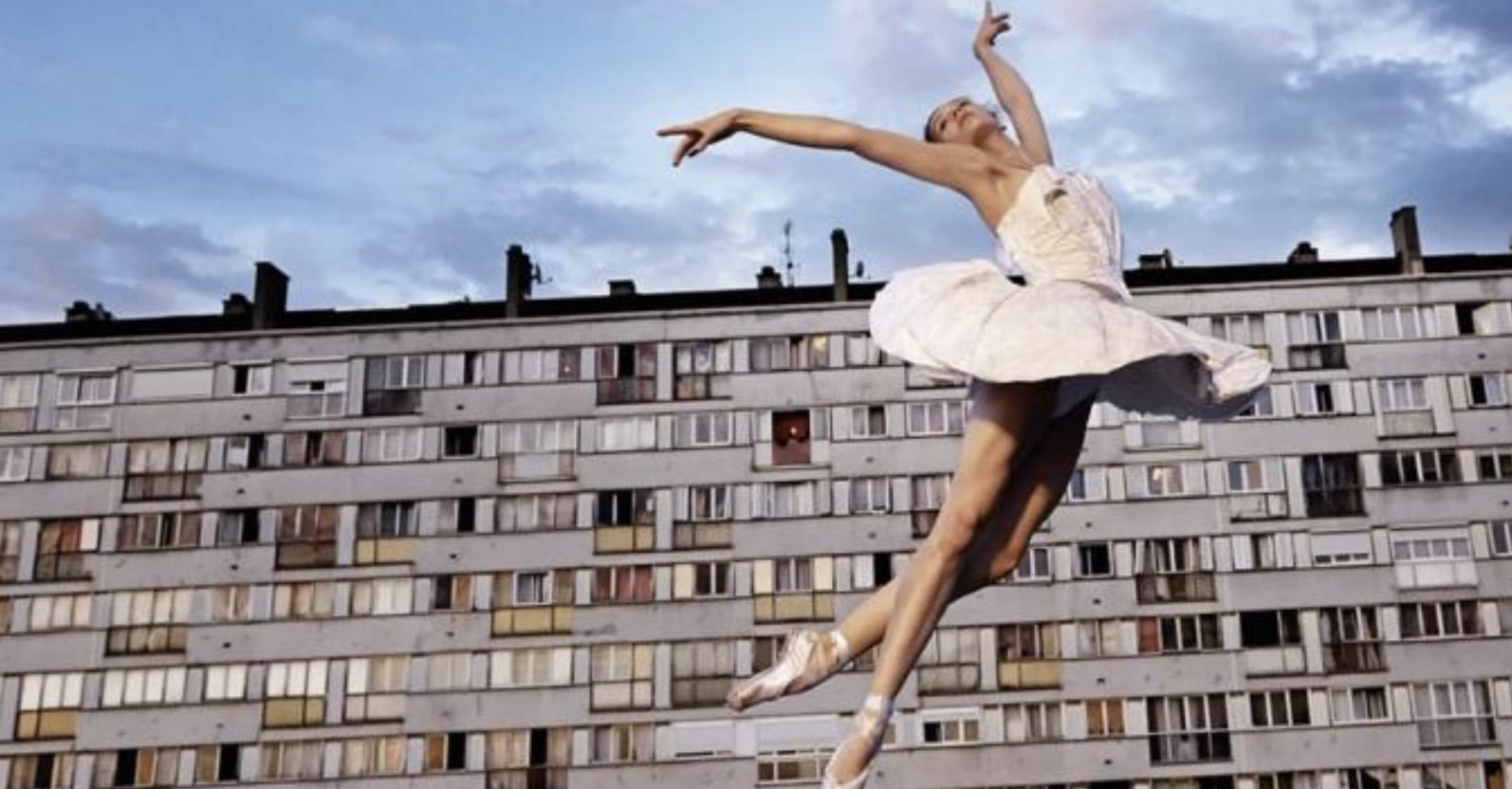 ©JR, Le ballet de New-York danse à la cité des Bosquets, à Montfermeil