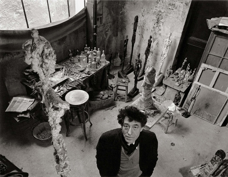 Robert Doisneau, Alberto Giacometti dans l'atelier, 18 ou 19 décembre 1957 © Fondation Giacometti, Paris © Robert Doisneau