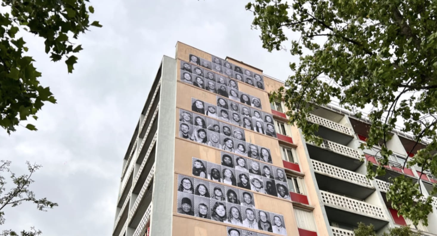 JR, Inside out, à Bron, en 2025